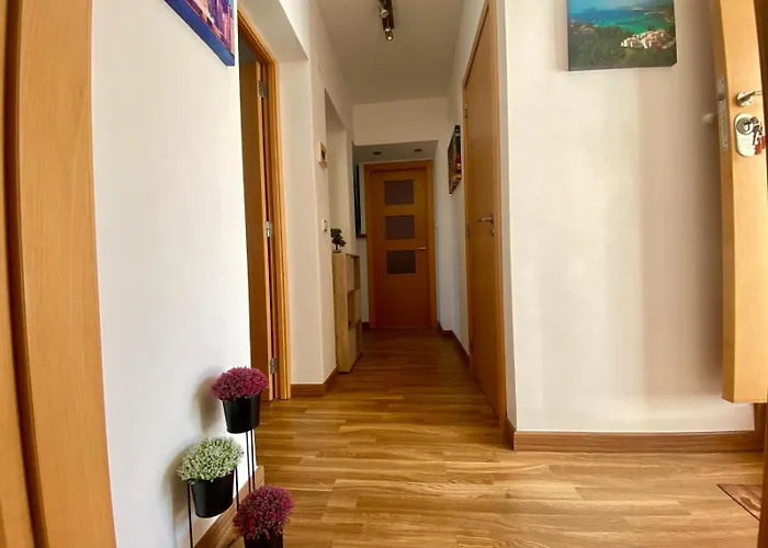 Monica 아파트 칼페